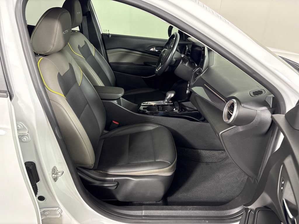 Used 2024 Chevrolet Trax ACTIV w/ Sunroof Package FWD image 6