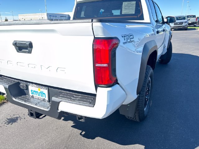Used 2024 Toyota Tacoma TRD Off-Road AWD/4WD image 29