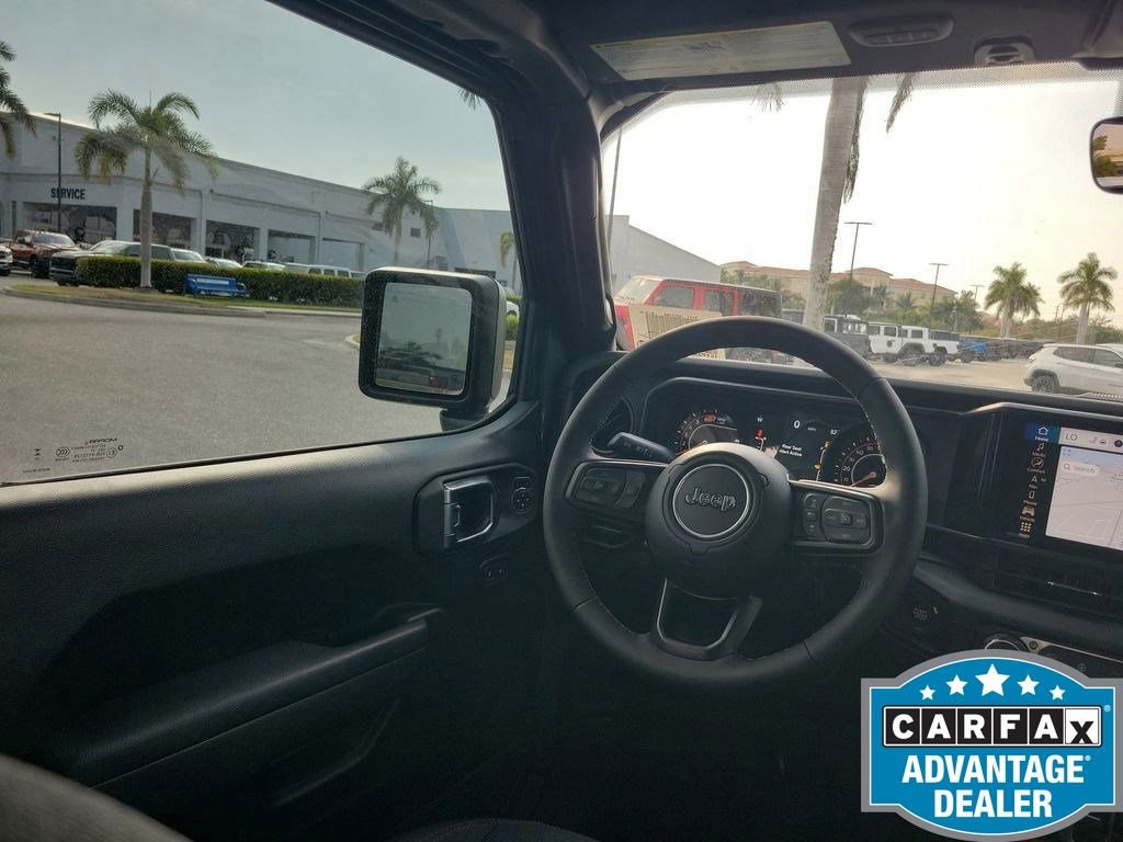 Used 2025 Jeep Wrangler Unlimited Rubicon w/ Steel Bumper Group image 17