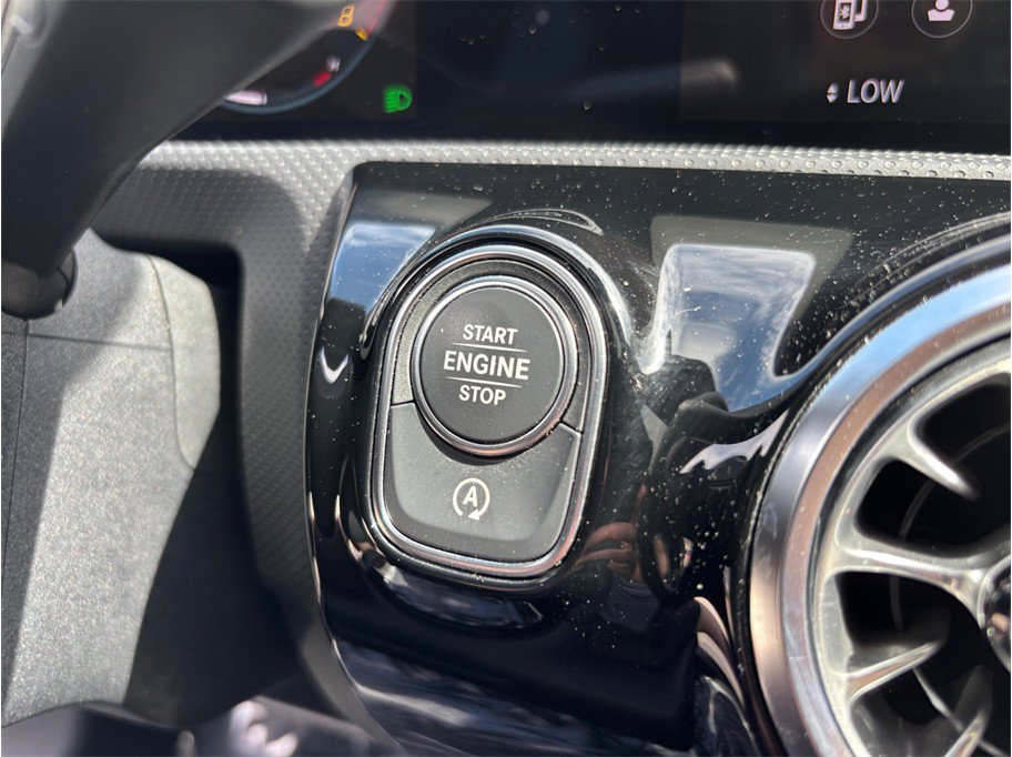 Used 2023 Mercedes-Benz CLA 250 4MATIC image 28