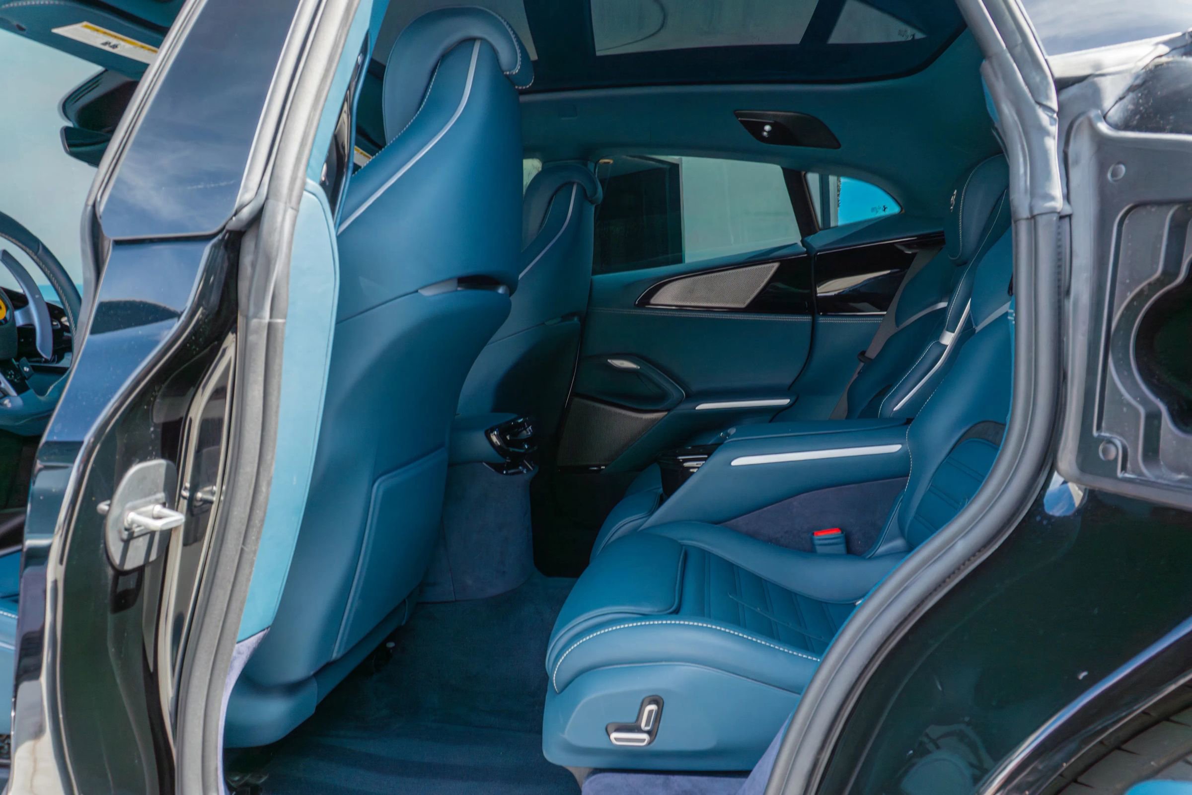 Used 2024 Ferrari Purosangue image 79