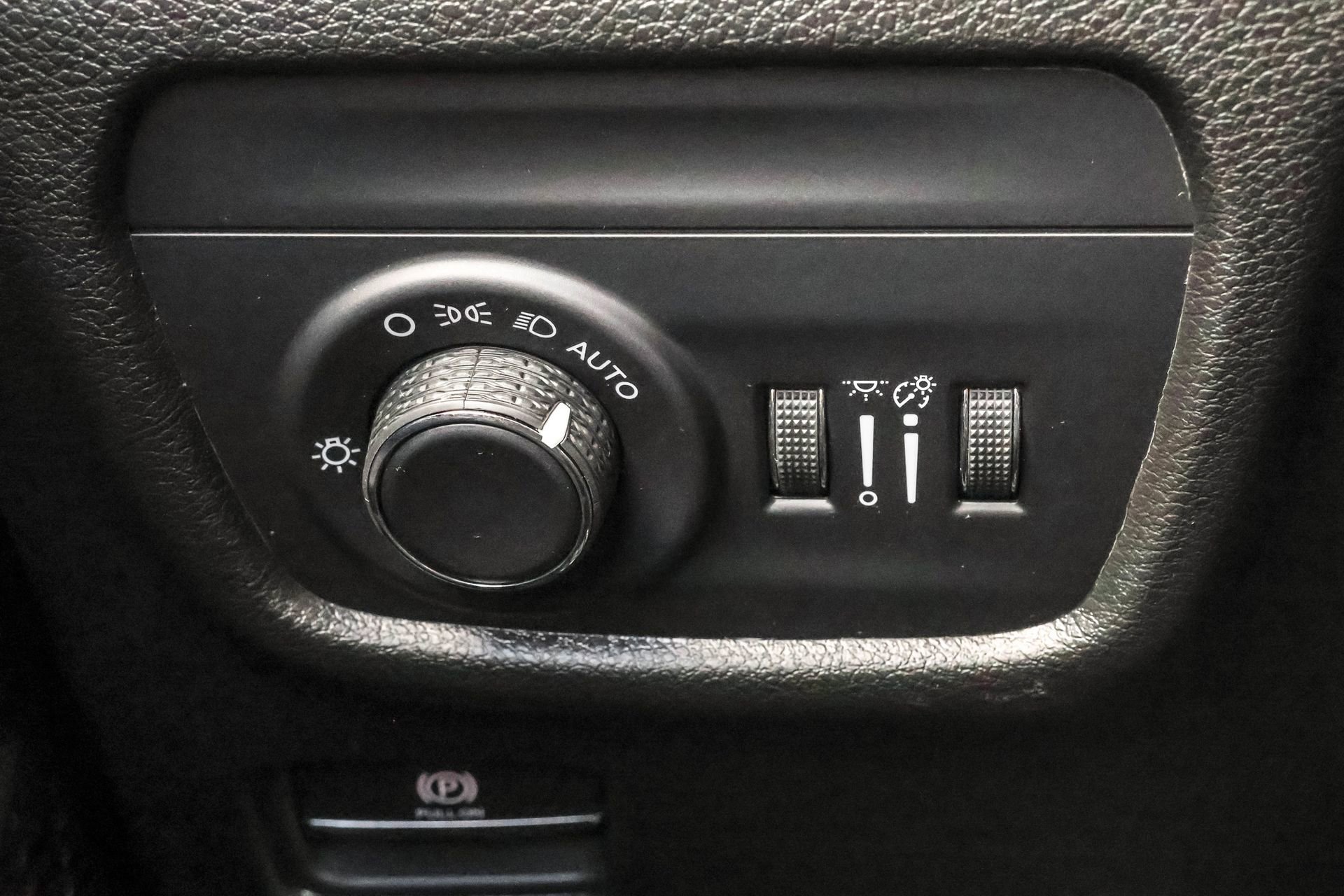 New 2025 Jeep Grand Cherokee Laredo X w/ Luxury Tech Group I image 28