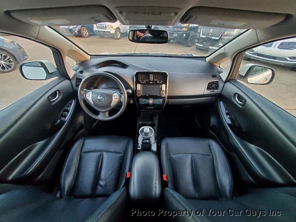 Used 2015 Nissan Leaf SL w/ Premium Package FWD image 24
