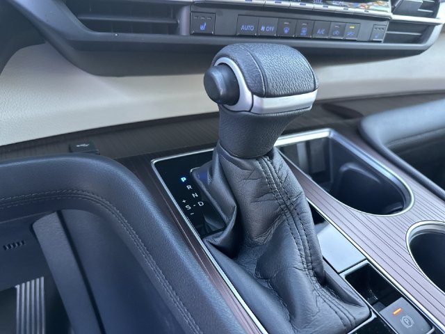 Used 2021 Toyota Sienna XLE FWD image 20