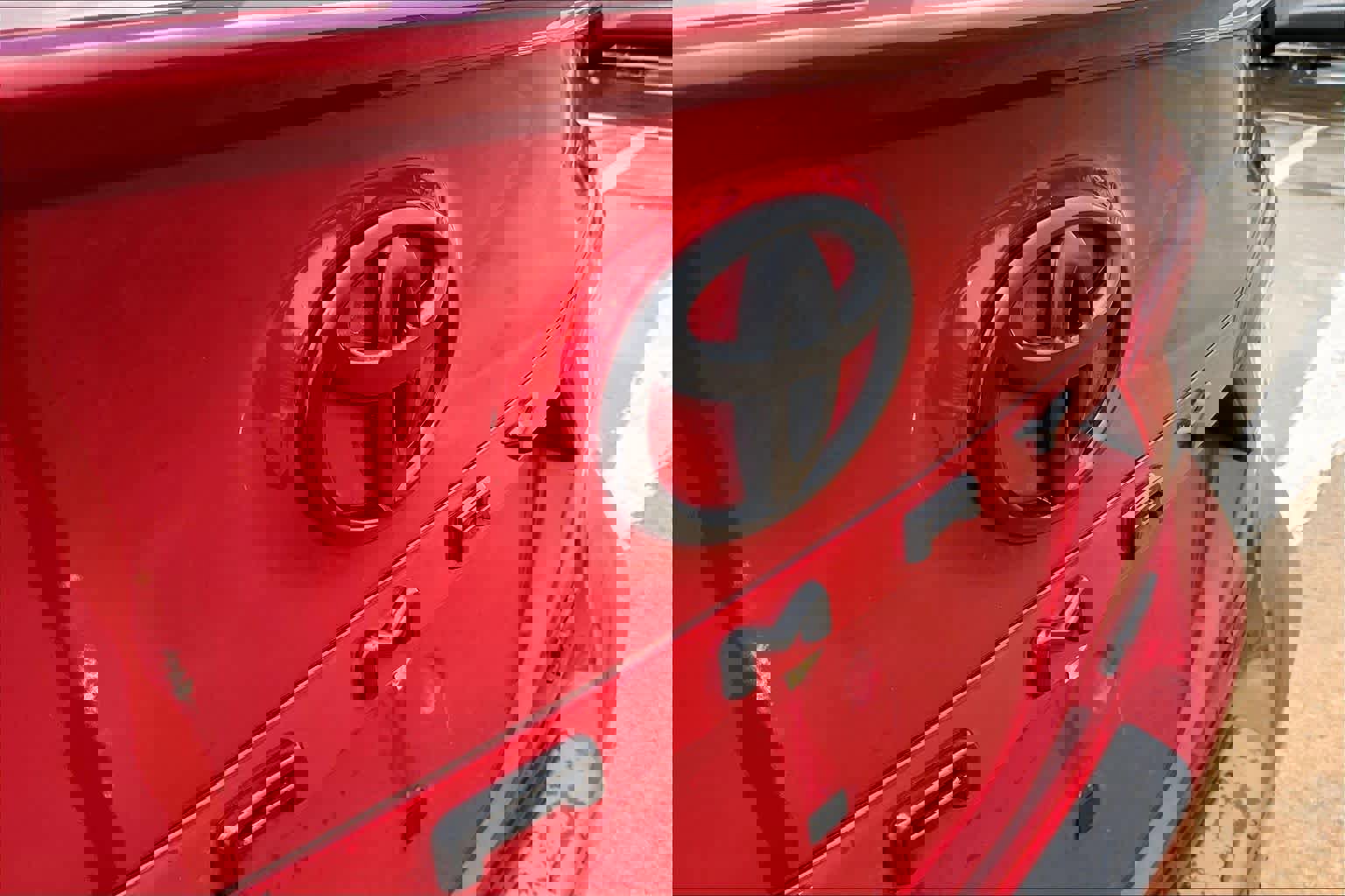 Used 2021 Toyota Camry XSE image 31