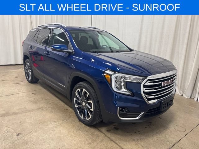 Used 2022 GMC Terrain SLT w/ Infotainment Package II AWD/4WD image 1