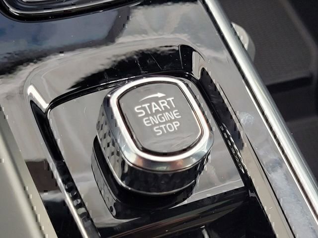 Certified 2026 Volvo XC60 B5 Core w/ Protection Package Premier image 25