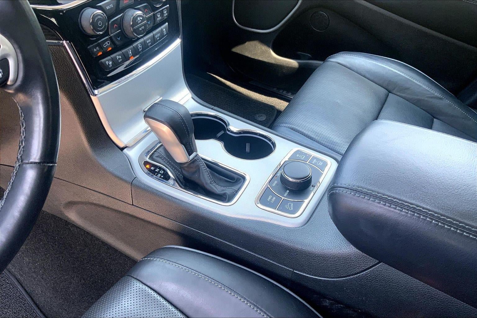 Used 2021 Jeep Grand Cherokee Summit AWD/4WD image 18
