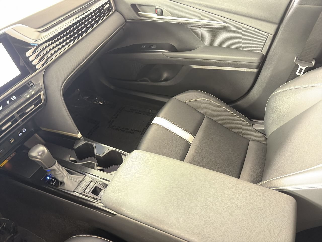 Used 2025 Toyota Camry SE FWD image 20