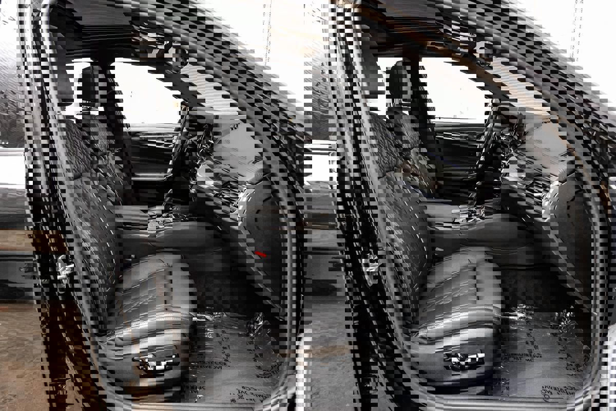 Used 2018 BMW M550i xDrive image 29