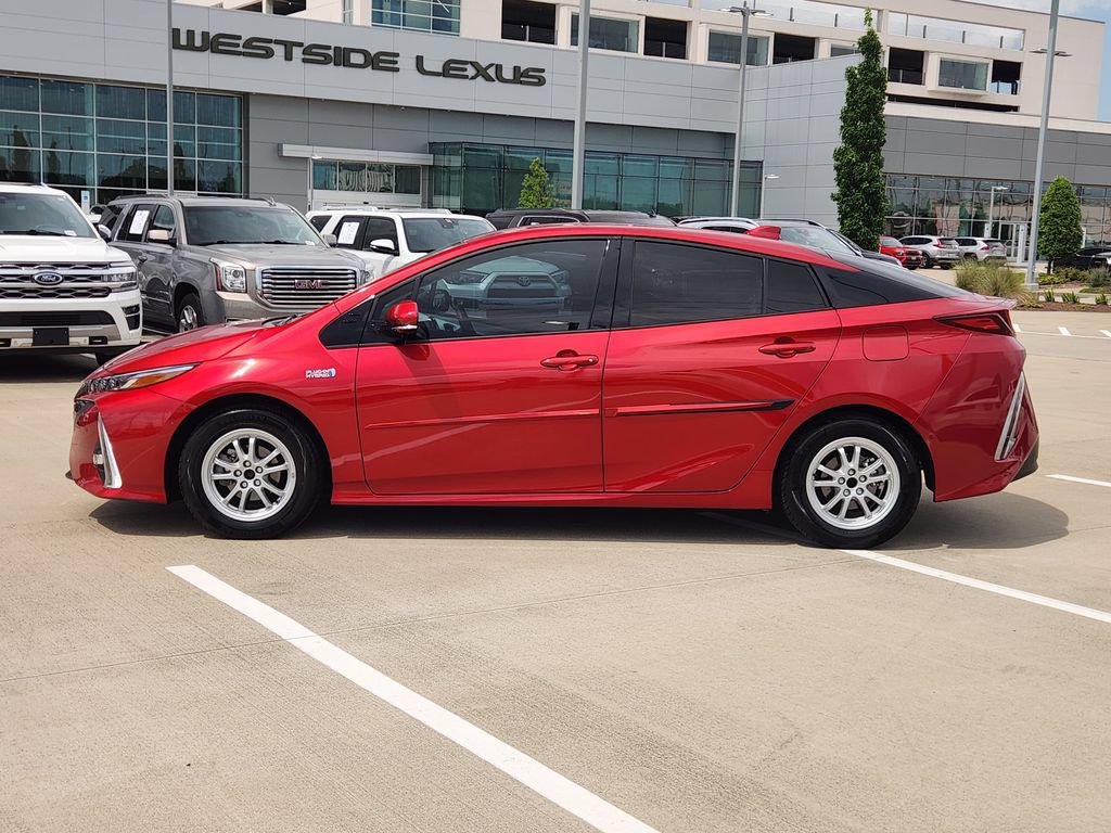 Used 2017 Toyota Prius Prime Advanced FWD image 4