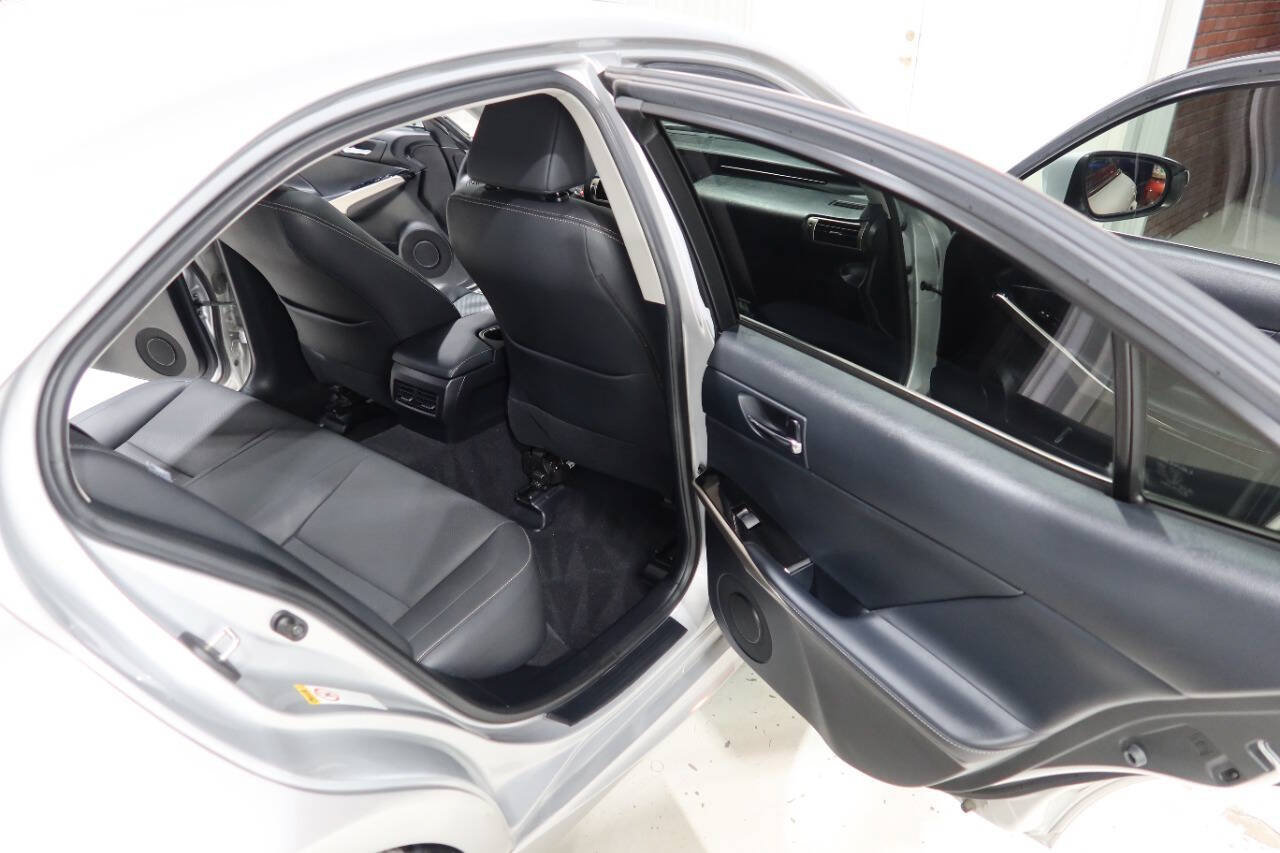 Used 2016 Lexus IS 300 AWD w/ Navigation System Package image 14
