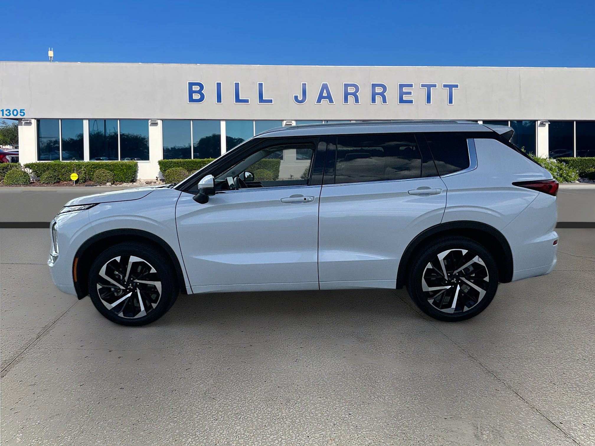 Used 2024 Mitsubishi Outlander SEL Black Edition image 4