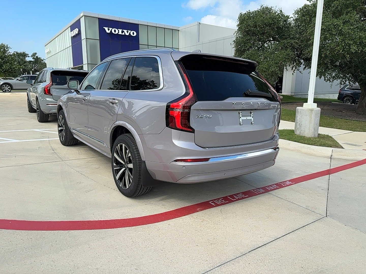 Used 2026 Volvo XC90 B5 Core w/ Protection Package Premier AWD/4WD image 4