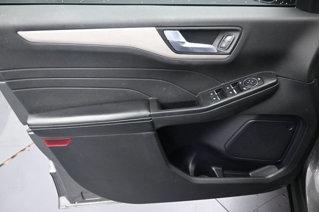 Used 2022 Ford Escape SEL FWD image 11