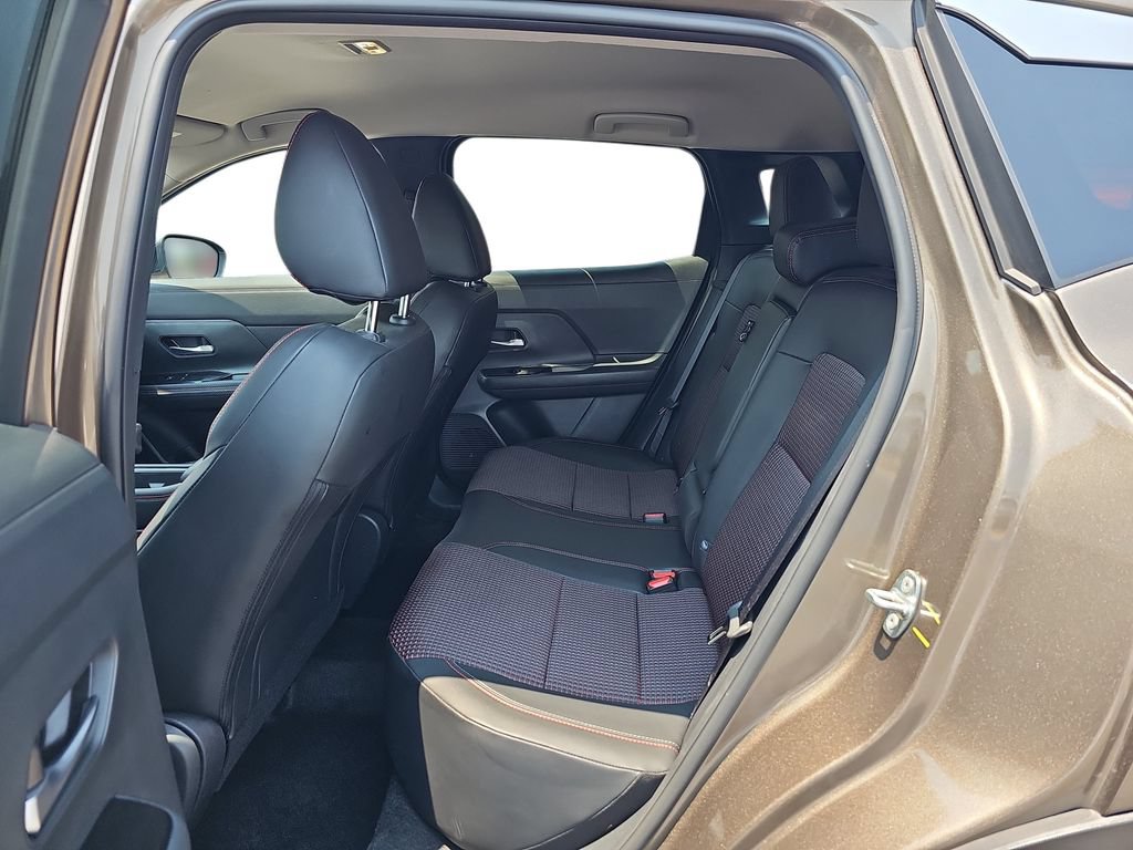 Used 2026 Nissan Kicks SR FWD image 14