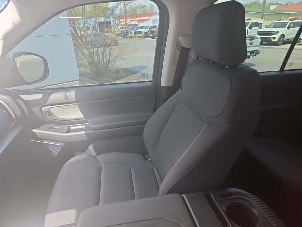 Used 2025 Ford Expedition Max Active image 28