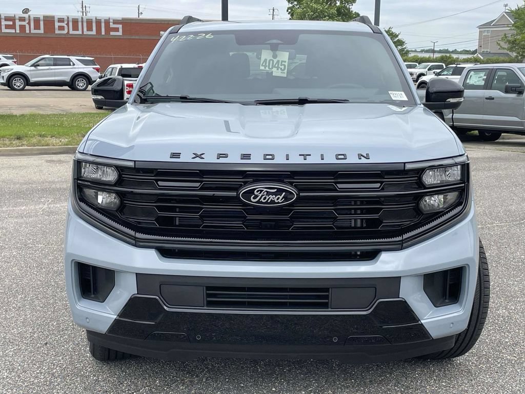 New 2026 Ford Expedition Platinum w/ Stealth Performance Package AWD/4WD image 8