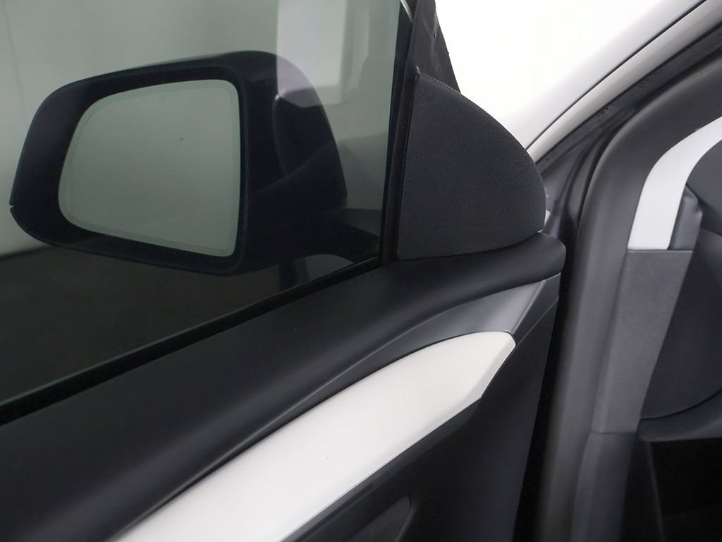 Used 2023 Tesla Model Y Long Range AWD/4WD image 34