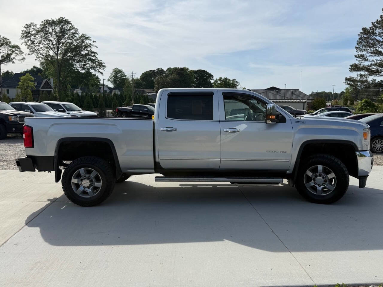 Used 2016 GMC Sierra 2500 SLT w/ Duramax Plus Package AWD/4WD image 4