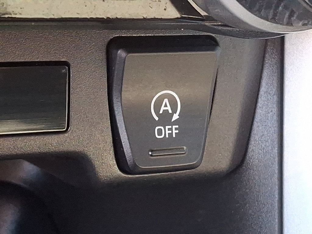 Used 2022 Toyota RAV4 XLE AWD/4WD image 28