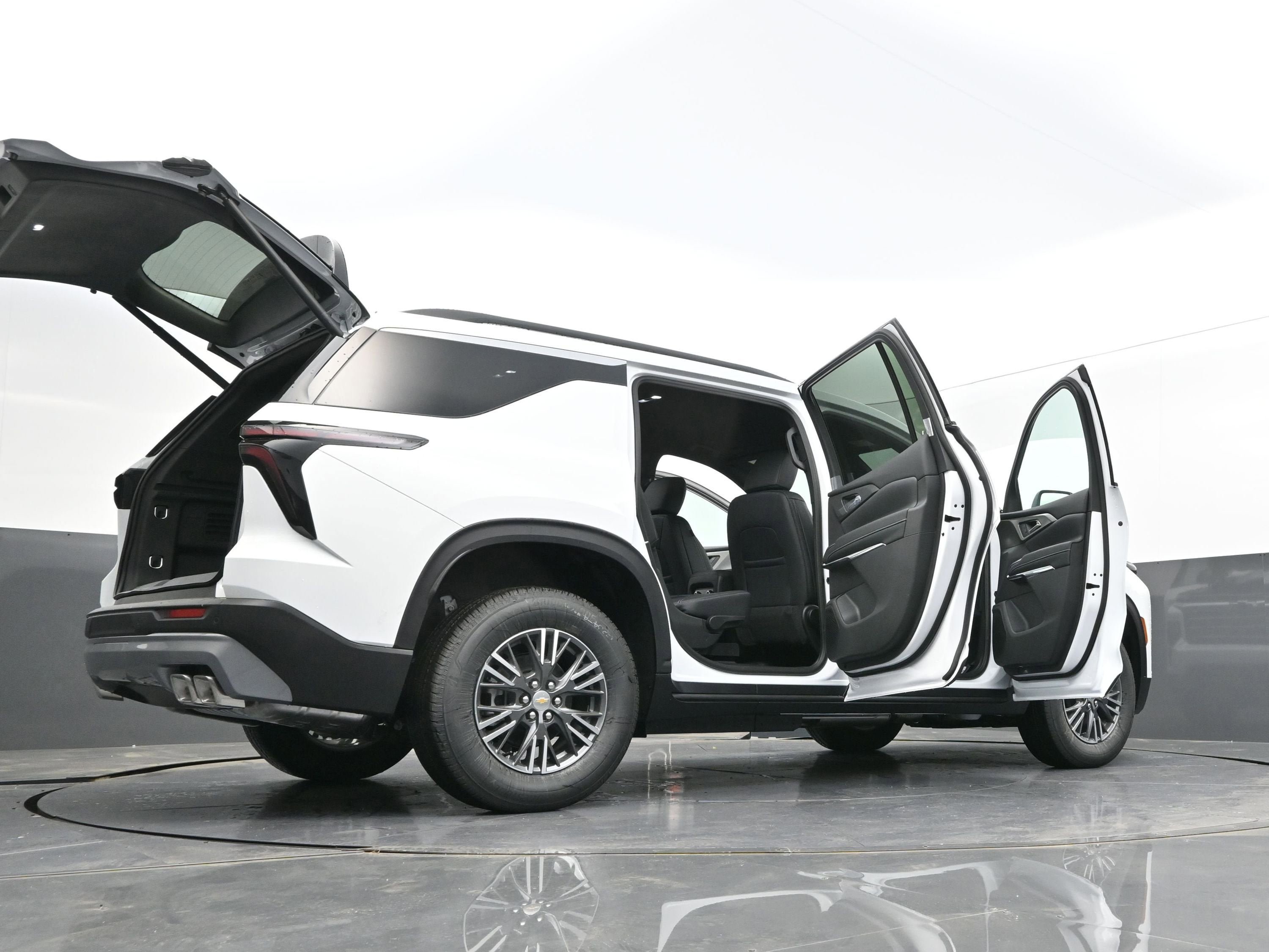 New 2026 Chevrolet Traverse LT FWD image 45