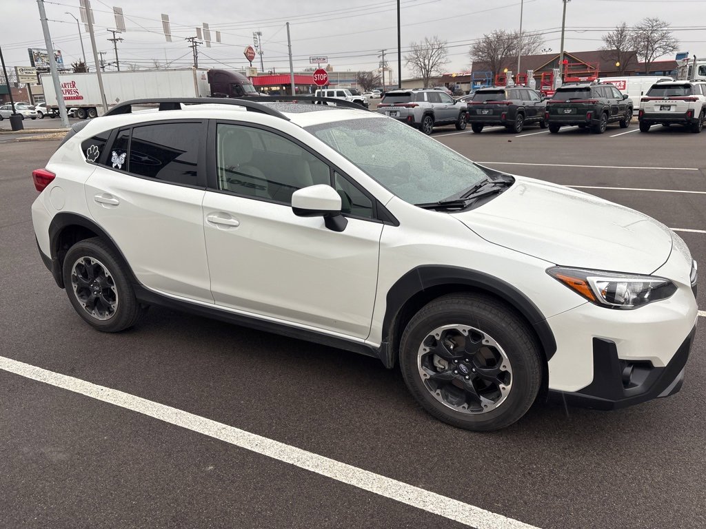 Used 2021 Subaru Crosstrek 2.0i Premium w/ Moonroof Package image 2