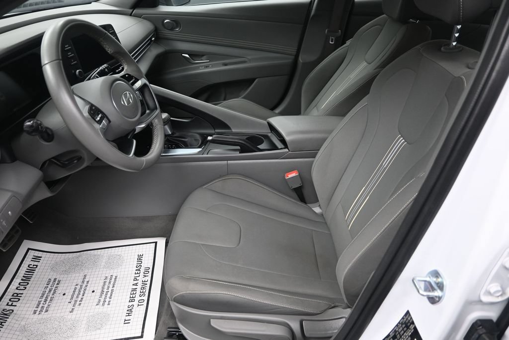 Used 2025 Hyundai Elantra Sport FWD image 13