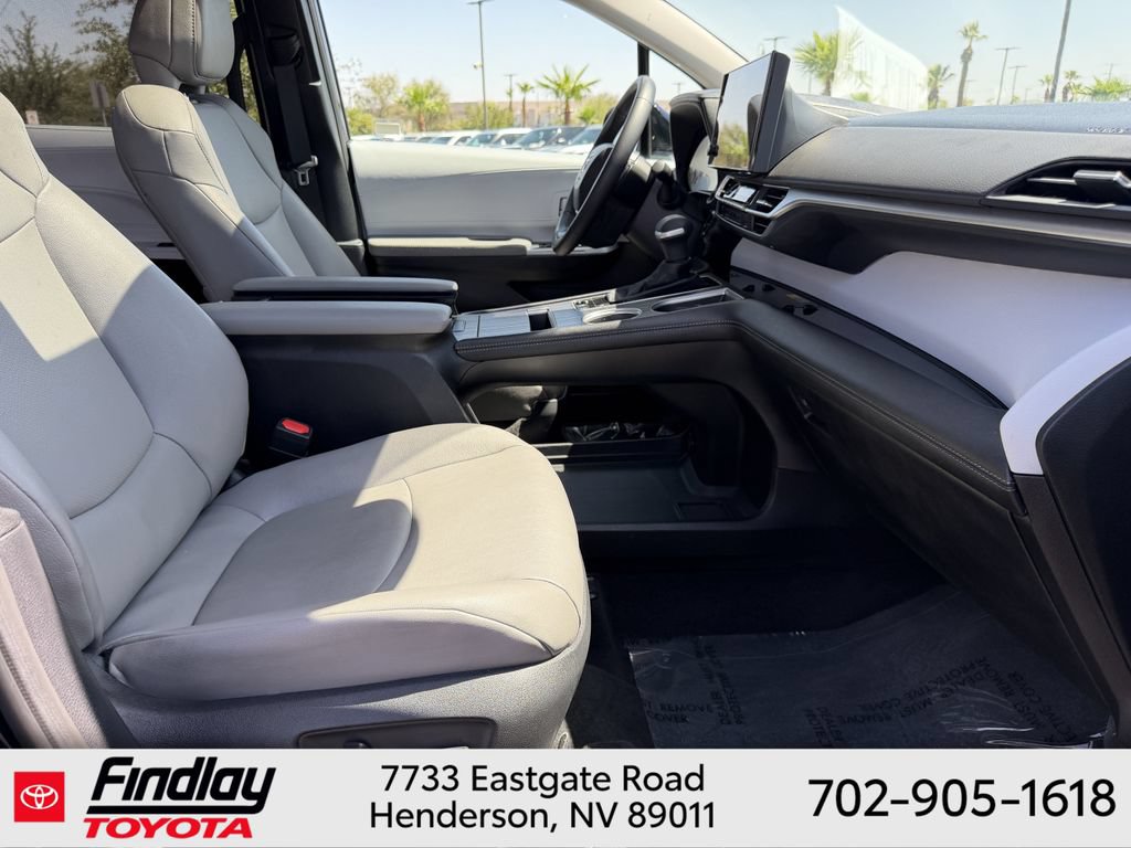 Certified 2026 Toyota Sienna XLE FWD image 15