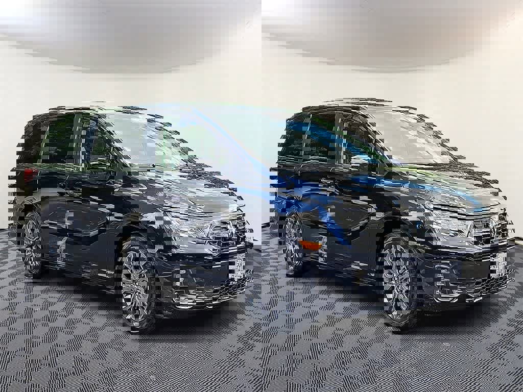 New 2026 Honda Odyssey Touring image 2