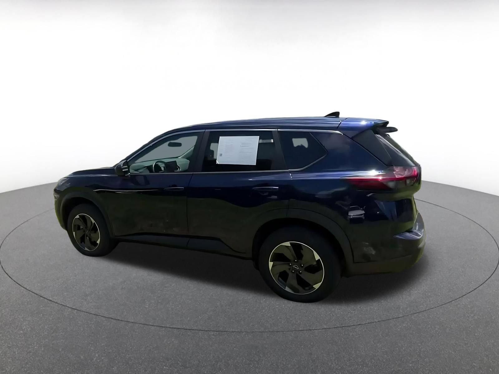 Used 2025 Nissan Rogue SV AWD/4WD image 9