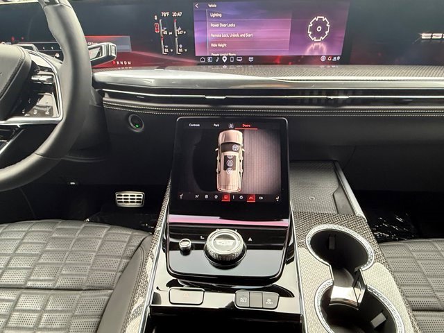 Certified 2025 Cadillac Escalade ESV V AWD/4WD image 3