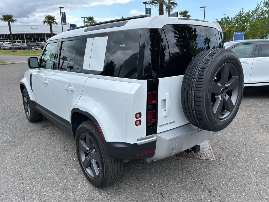 New 2025 Land Rover Defender 110 S image 3