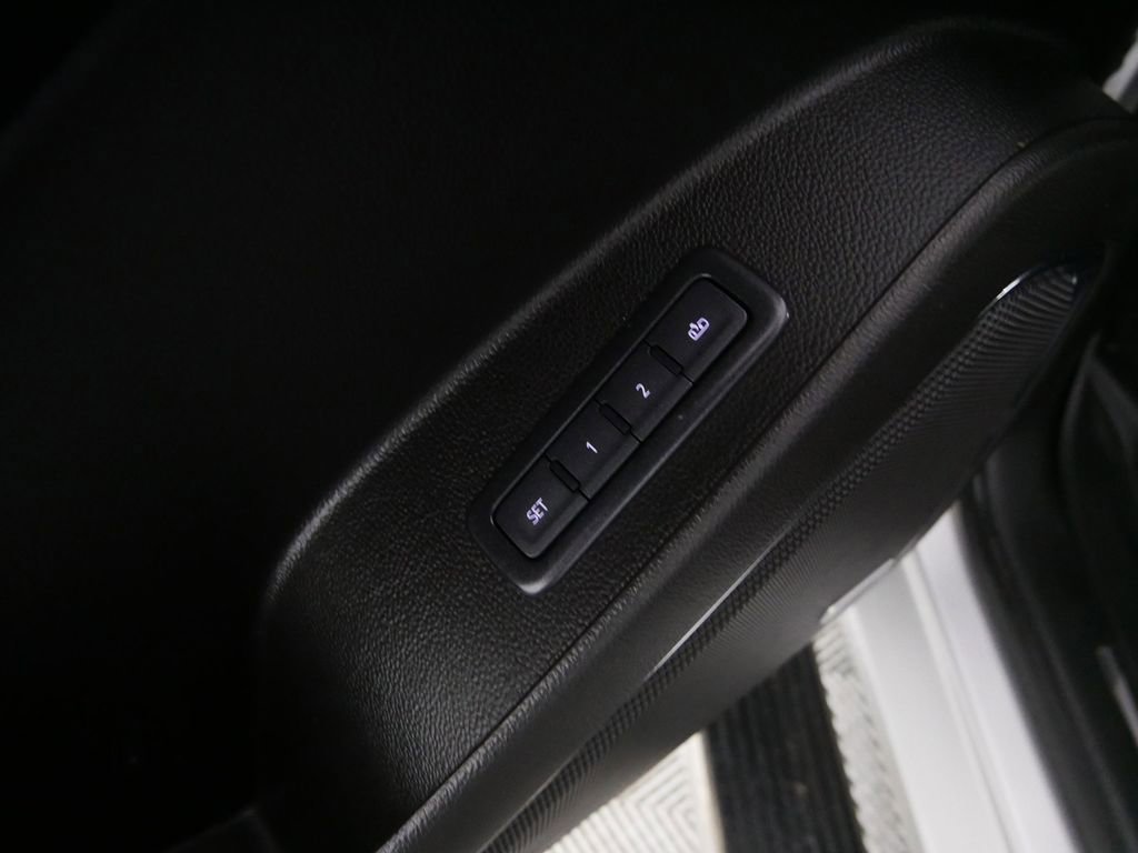 Used 2020 GMC Yukon SLT image 15