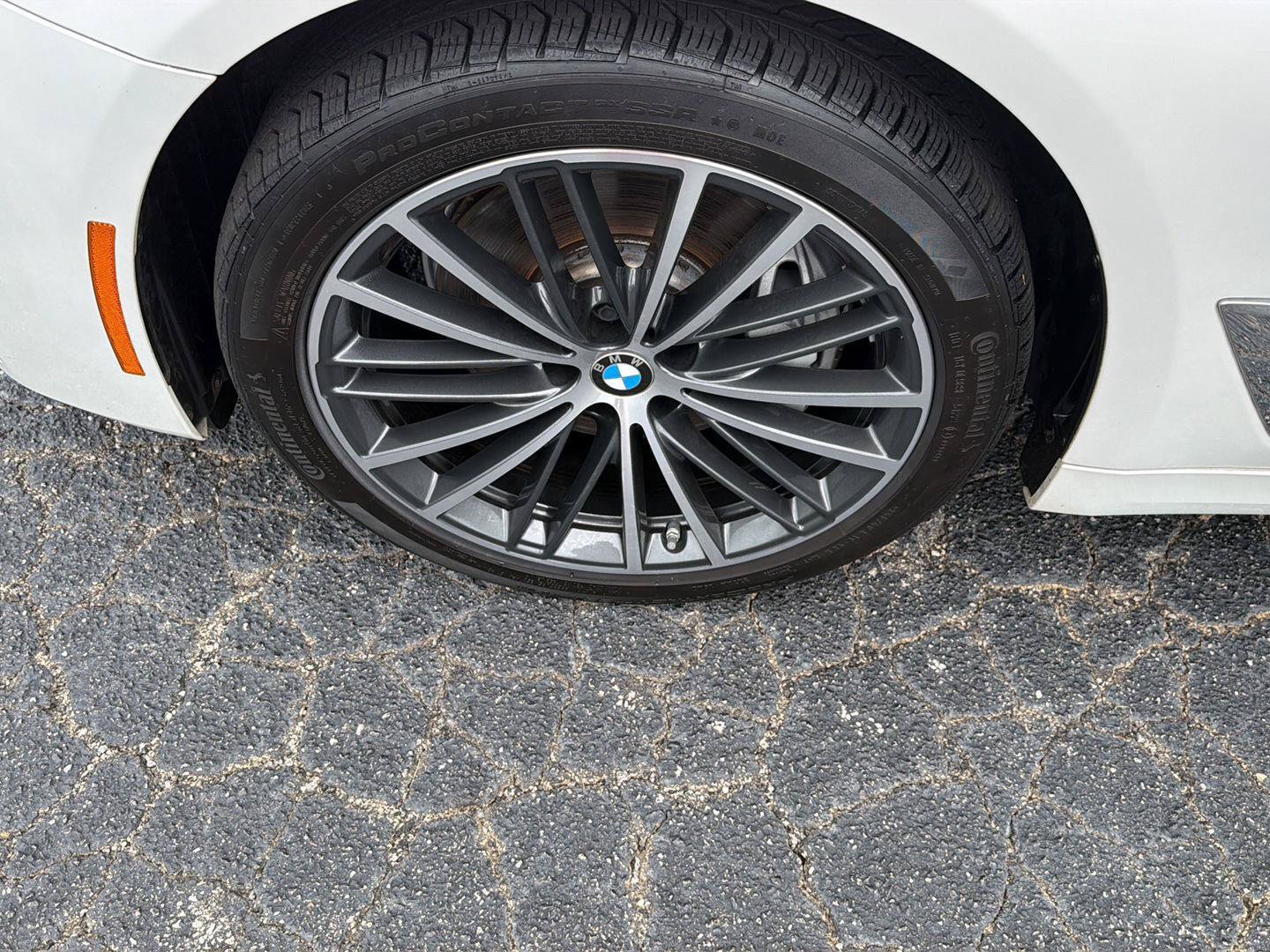 Used 2023 BMW 540i xDrive AWD/4WD image 37