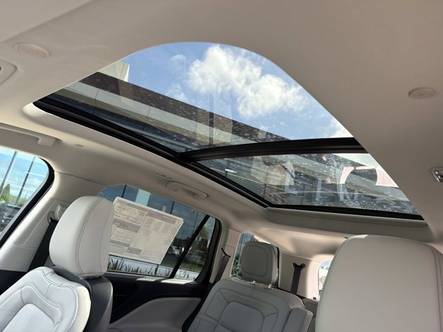 New 2027 Lincoln Aviator Reserve w/ Jet Appearance Package RWD image 32