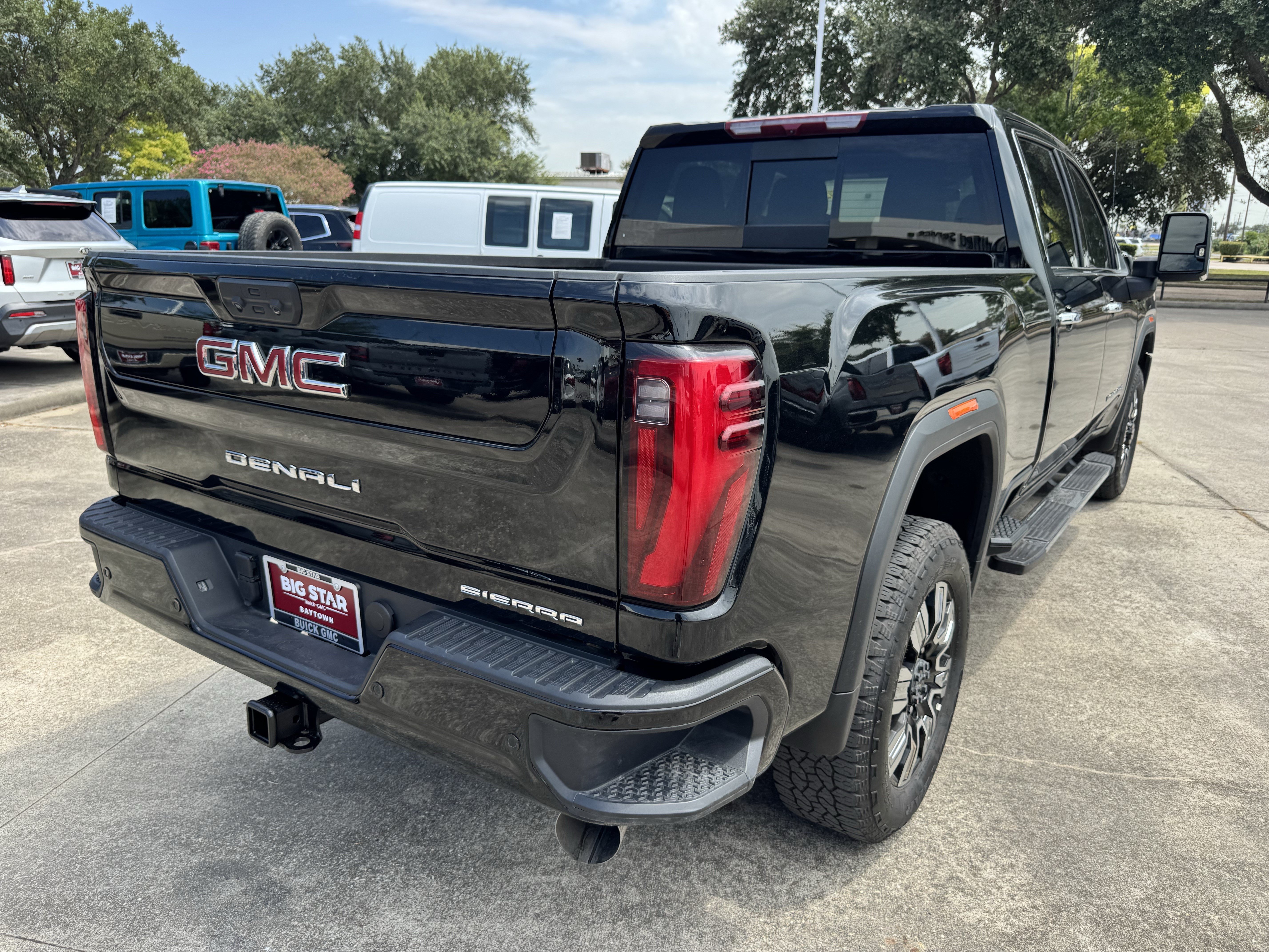 Used 2025 GMC Sierra 2500 Denali AWD/4WD image 6