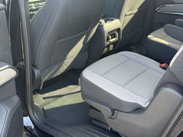 Used 2026 Chevrolet Traverse LT w/ Driver Confidence Package FWD image 18