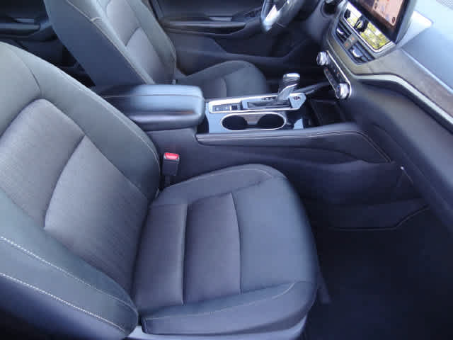 Used 2024 Nissan Altima 2.5 SV w/ SV Premium Package FWD image 14