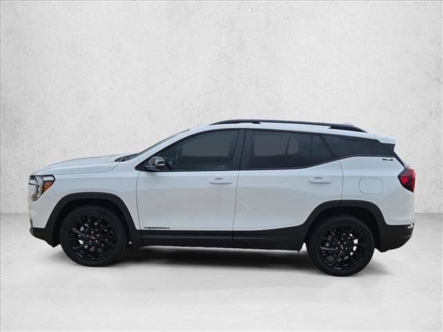 Used 2024 GMC Terrain SLE w/ Elevation Edition image 9