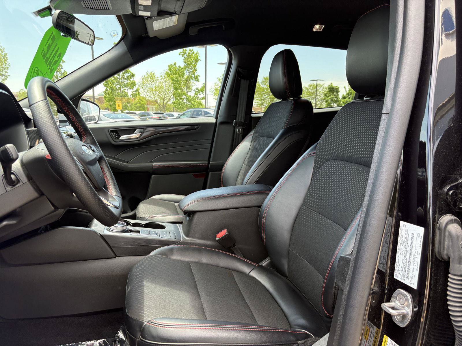 Used 2025 Ford Escape ST-Line AWD/4WD image 16