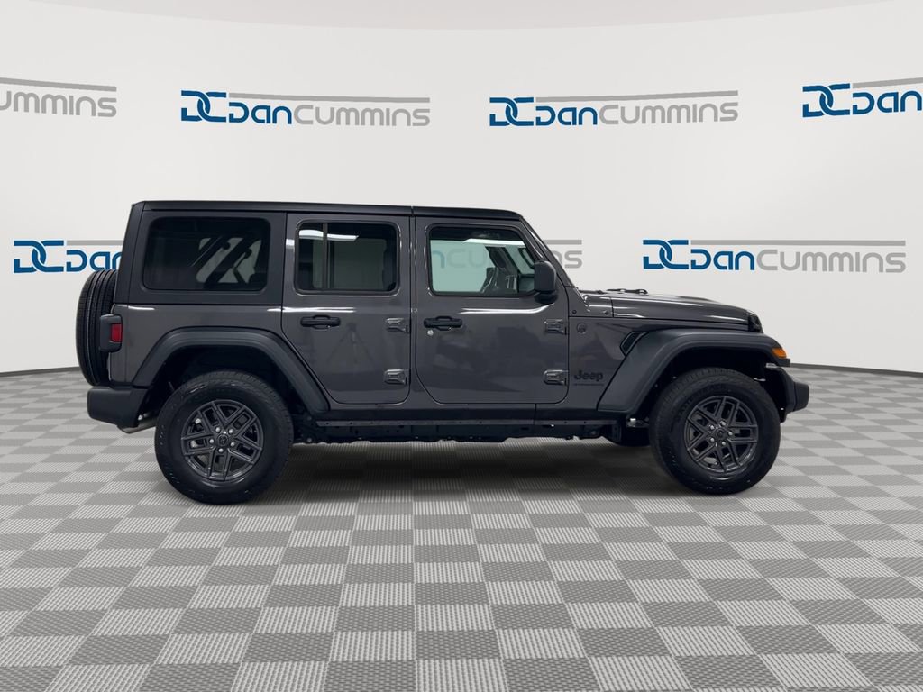 Used 2025 Jeep Wrangler Unlimited Sport AWD/4WD image 9