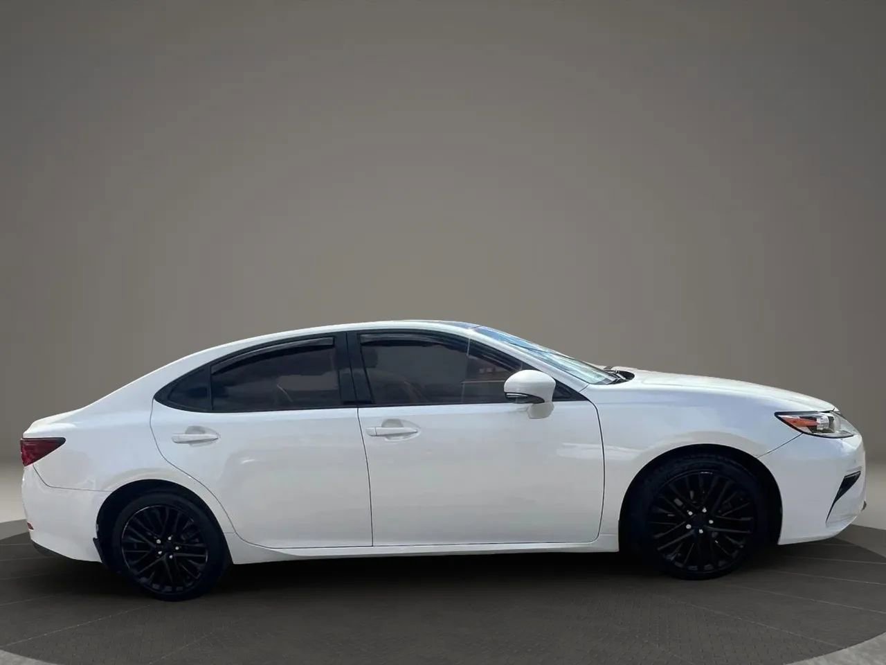 Used 2016 Lexus ES 350 FWD image 4