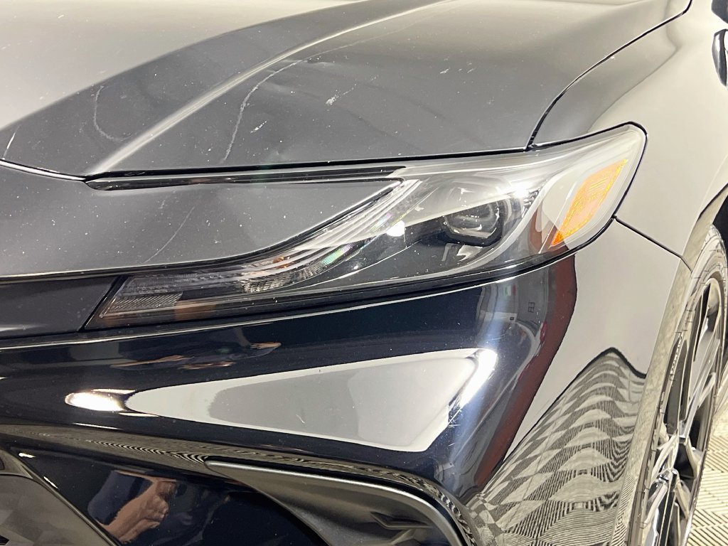 Used 2025 Toyota Camry SE FWD image 9