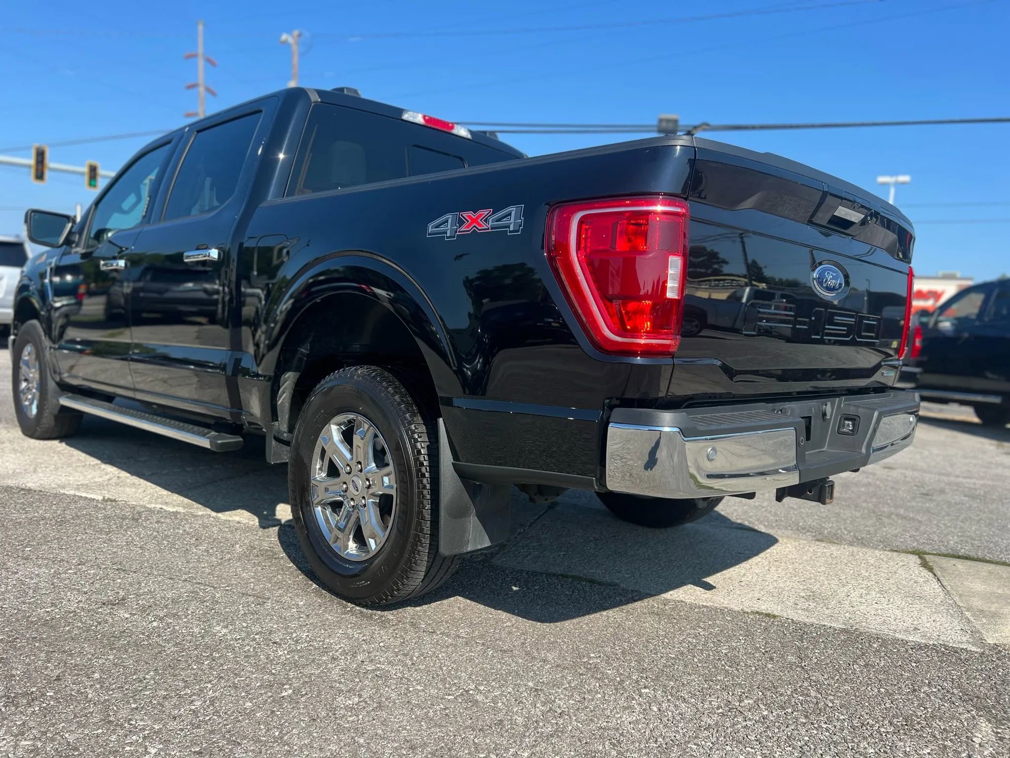 Used 2023 Ford F150 XLT w/ Equipment Group 302A High image 7