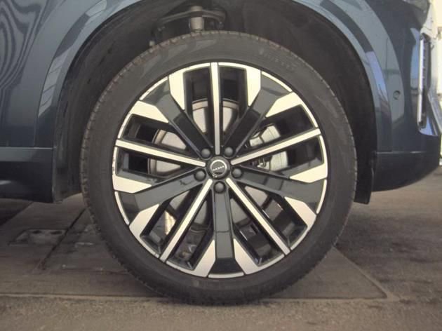 Used 2025 Volvo XC90 B5 Plus AWD/4WD image 9