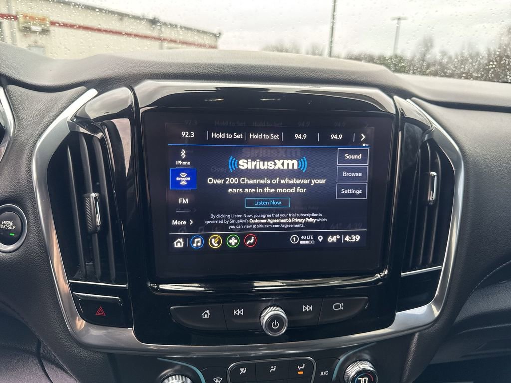Used 2023 Chevrolet Traverse LT image 16
