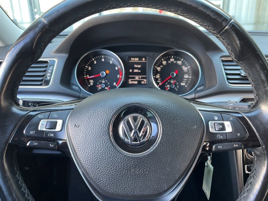 Used 2017 Volkswagen Passat 1.8T R-Line image 52