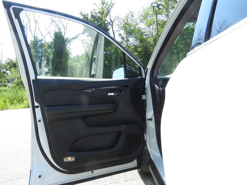 Used 2020 Honda Pilot Touring image 9
