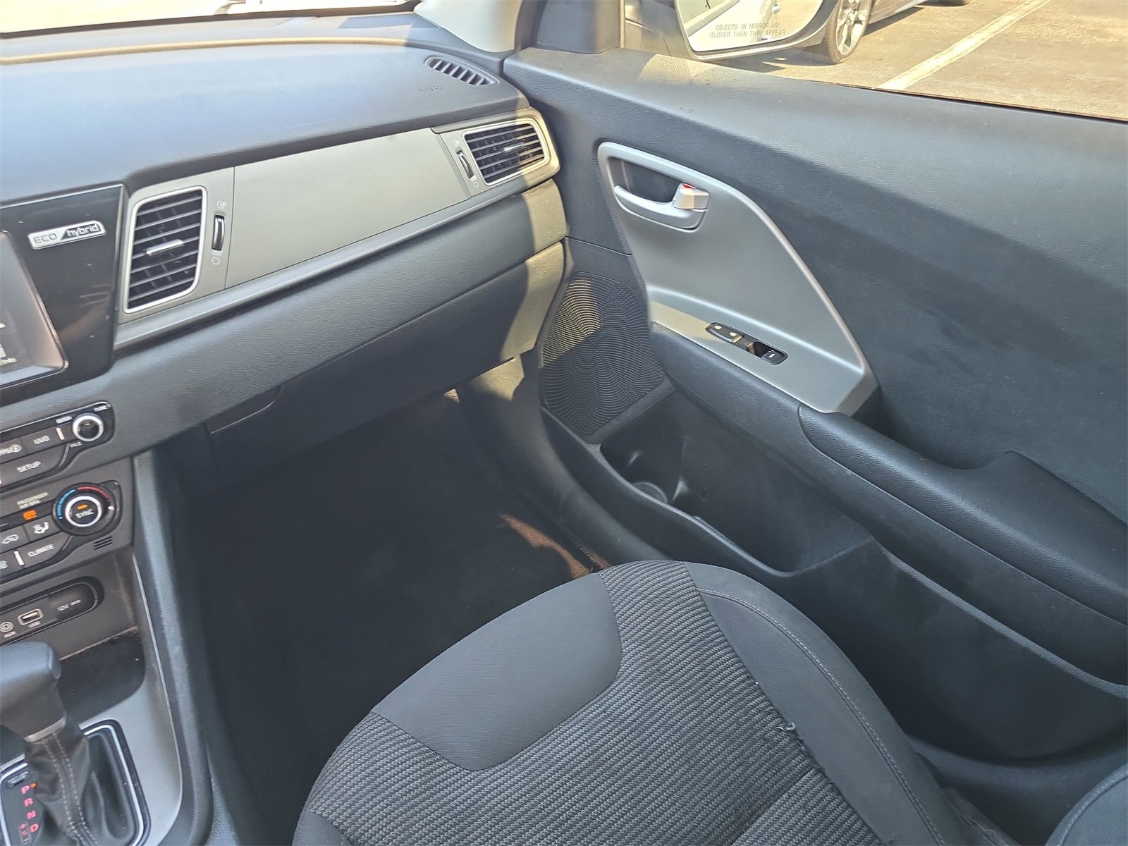 Used 2019 Kia Niro LX image 12